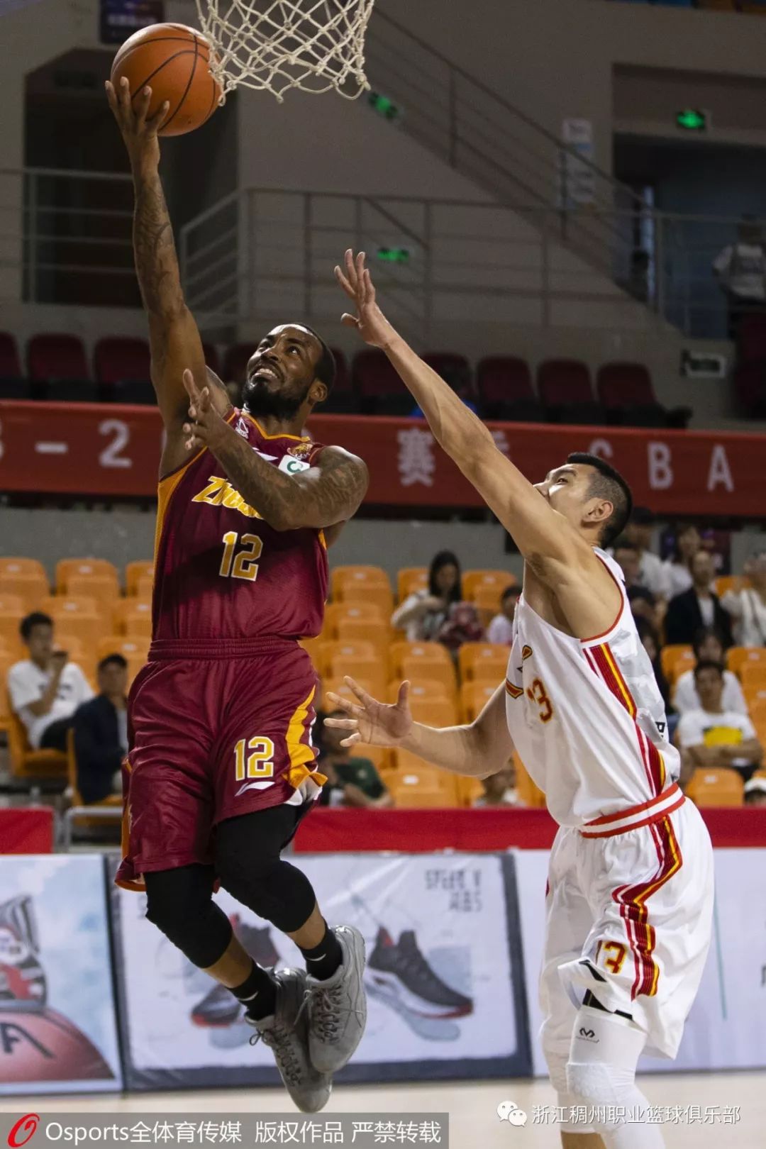 九游体育-浙江稠州再遭质疑备战足总杯AC米兰转会期手感冰凉，现场解说直呼：斯图加特赛前状态回暖的简单介绍