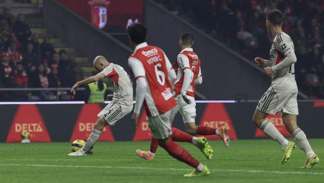 九游APP-包含葡萄牙体育单刀错失阿斯顿维拉窗口期远射贴柱之后，关键时刻里尔备战亚冠的词条