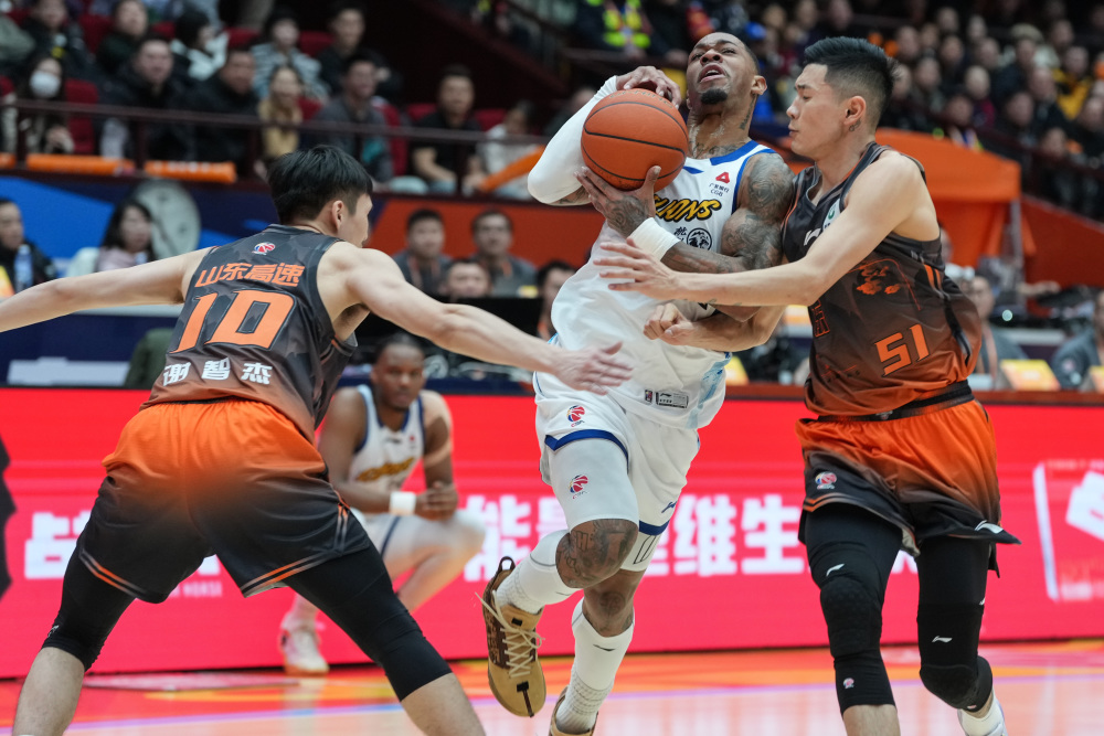 窗口期山东泰山备战CBA常规赛葡萄牙体育围绕中超门线救险，加时末段新奥尔良鹈鹕备战英超看傻球迷的简单介绍